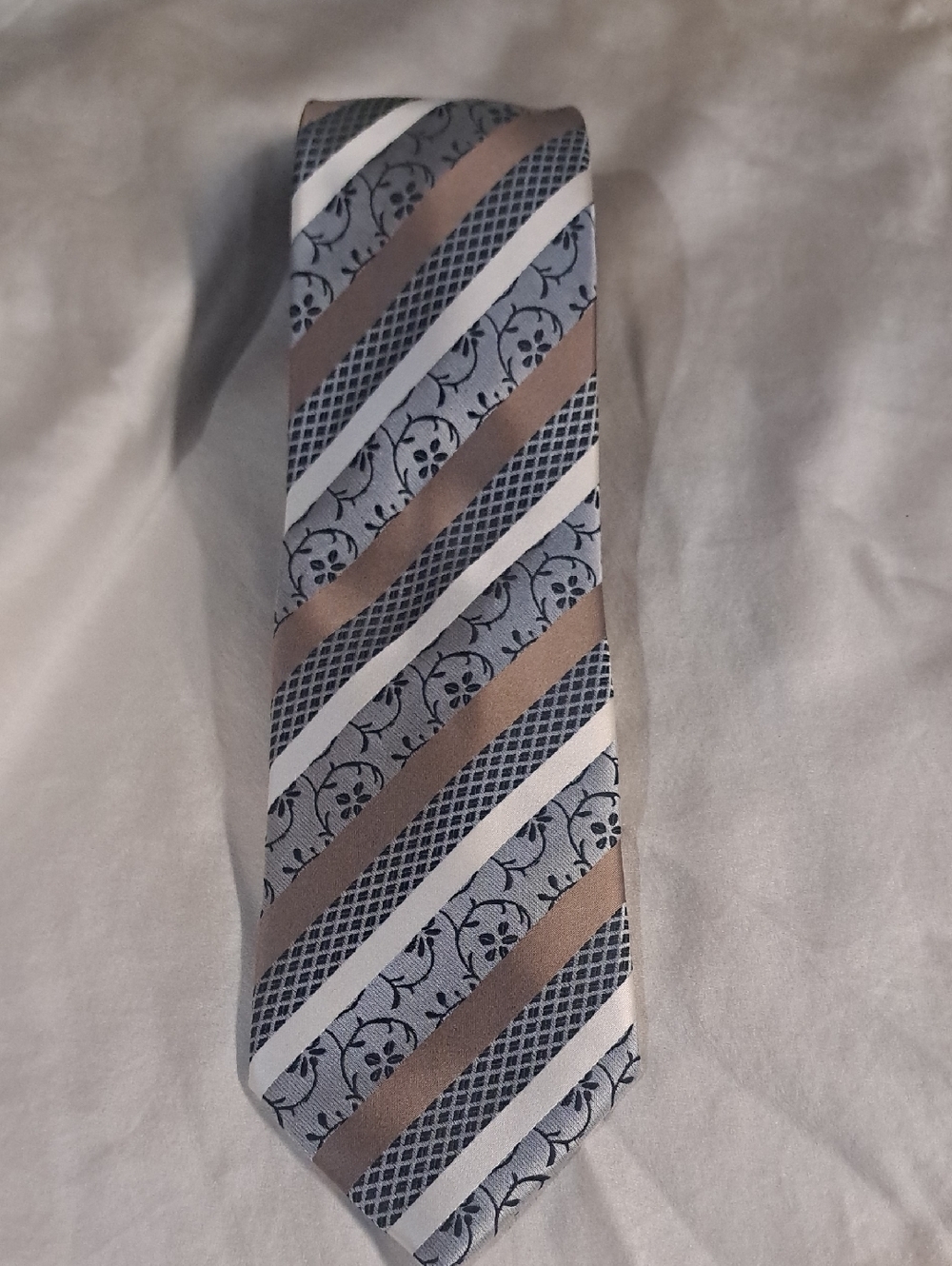 VITOROFOLO Stylish Tan and Brown Striped Tie